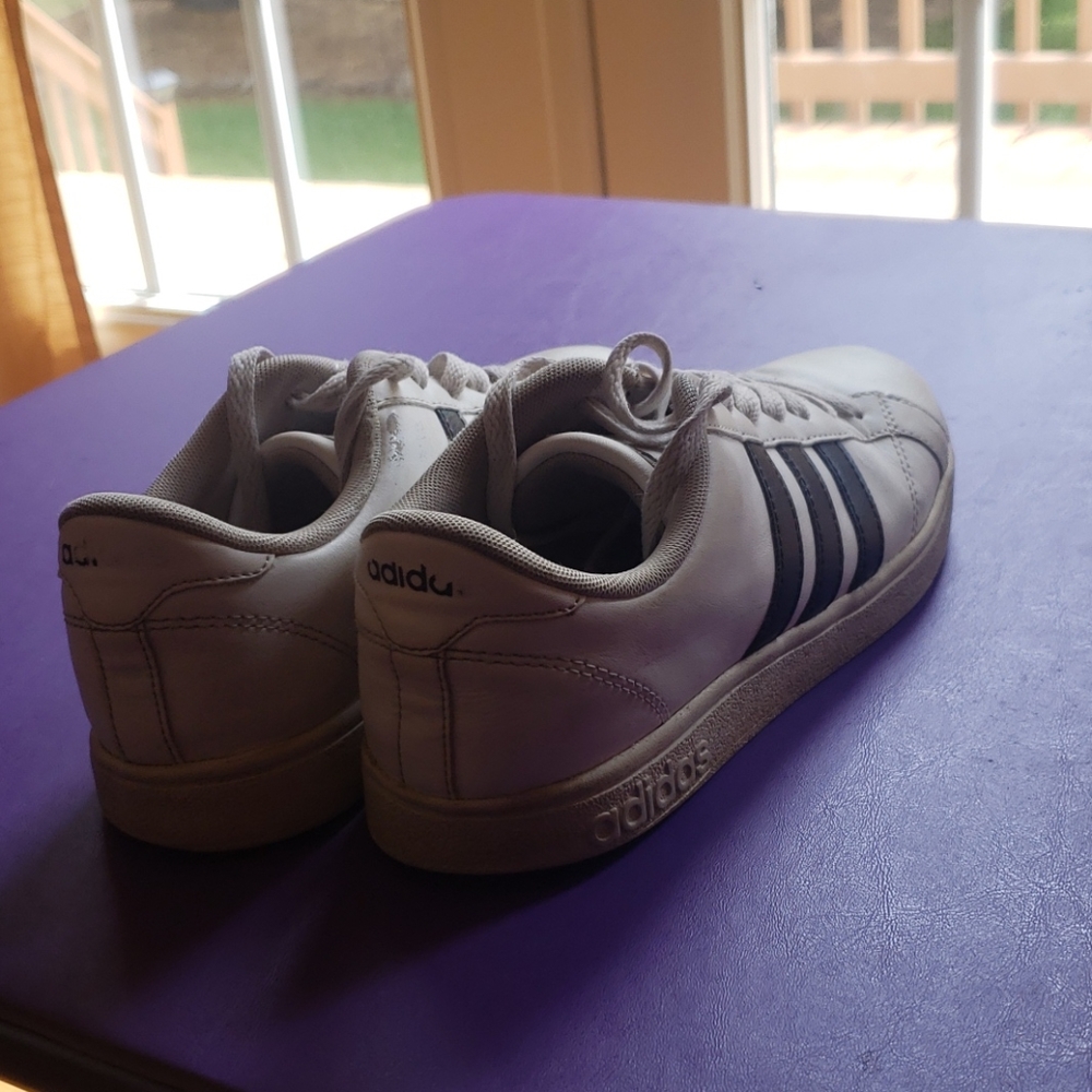 Sneakers - Picture 2 of 3